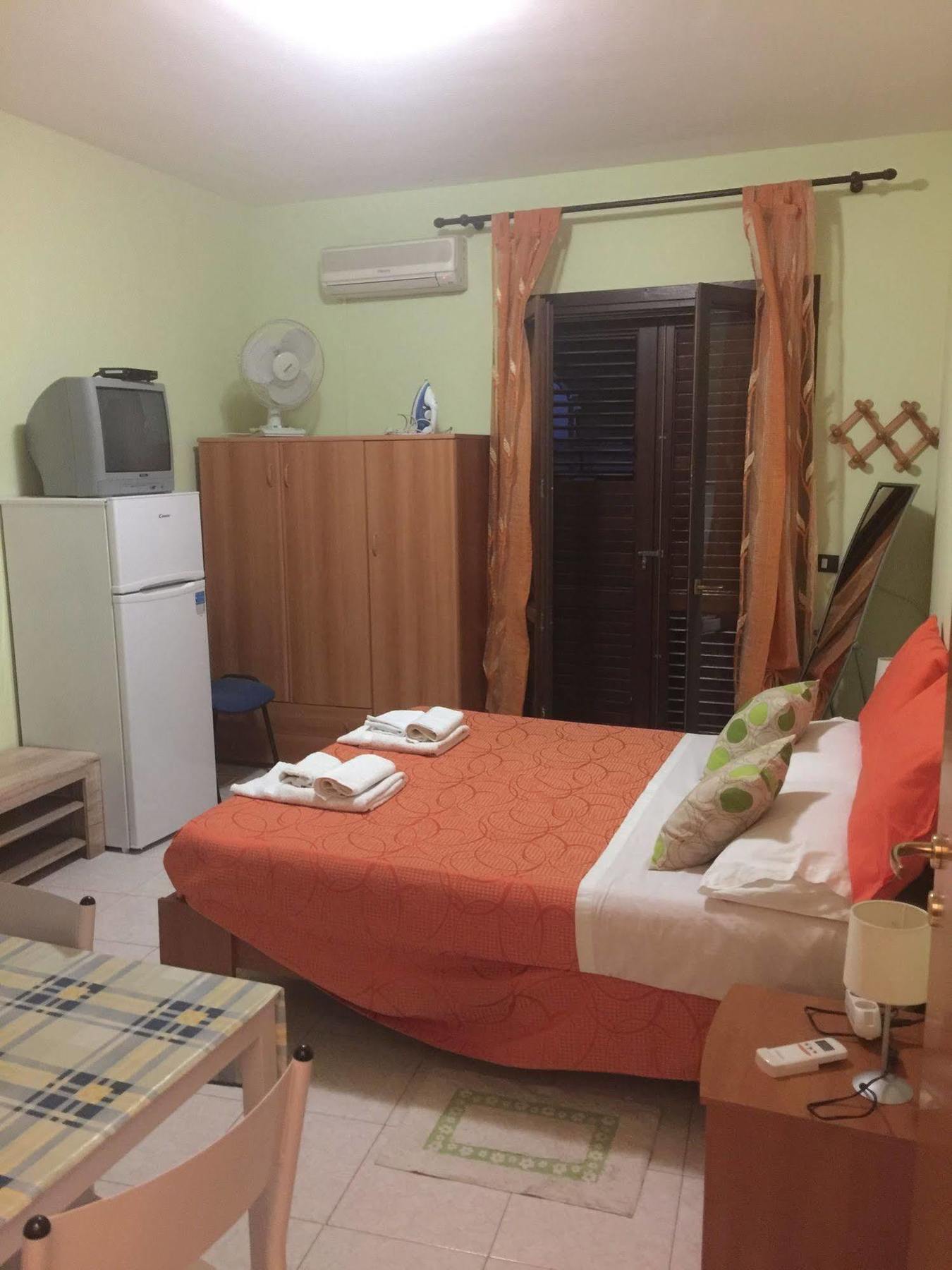 לטויאני Casa Vacanza Da Rosa מראה חיצוני תמונה
